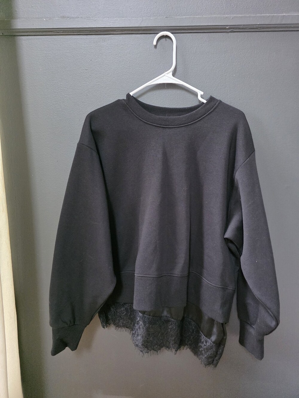 Primark Black Oversized Sweatshirt with Asymmetrical Lace Hem Sz S Mixed Media
